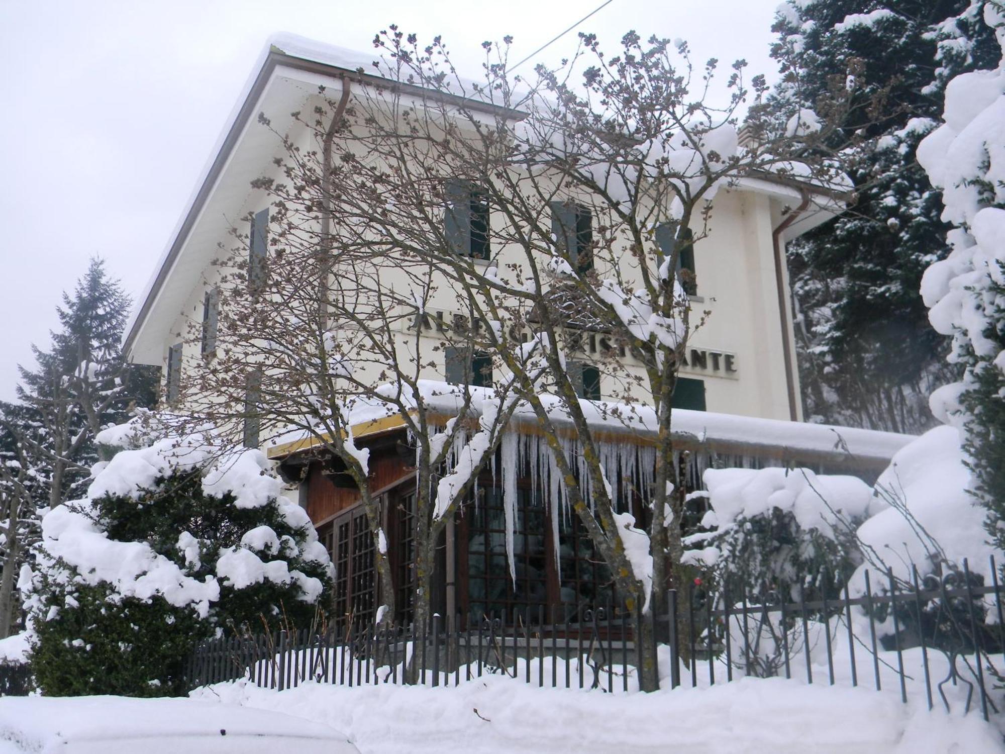 Hotel Bruna Lizzano In Belvedere Exterior foto